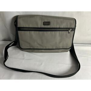 Coach Grey Nylon Black Leather Details Crossbody Messenger Bag Tablet laptop ￼